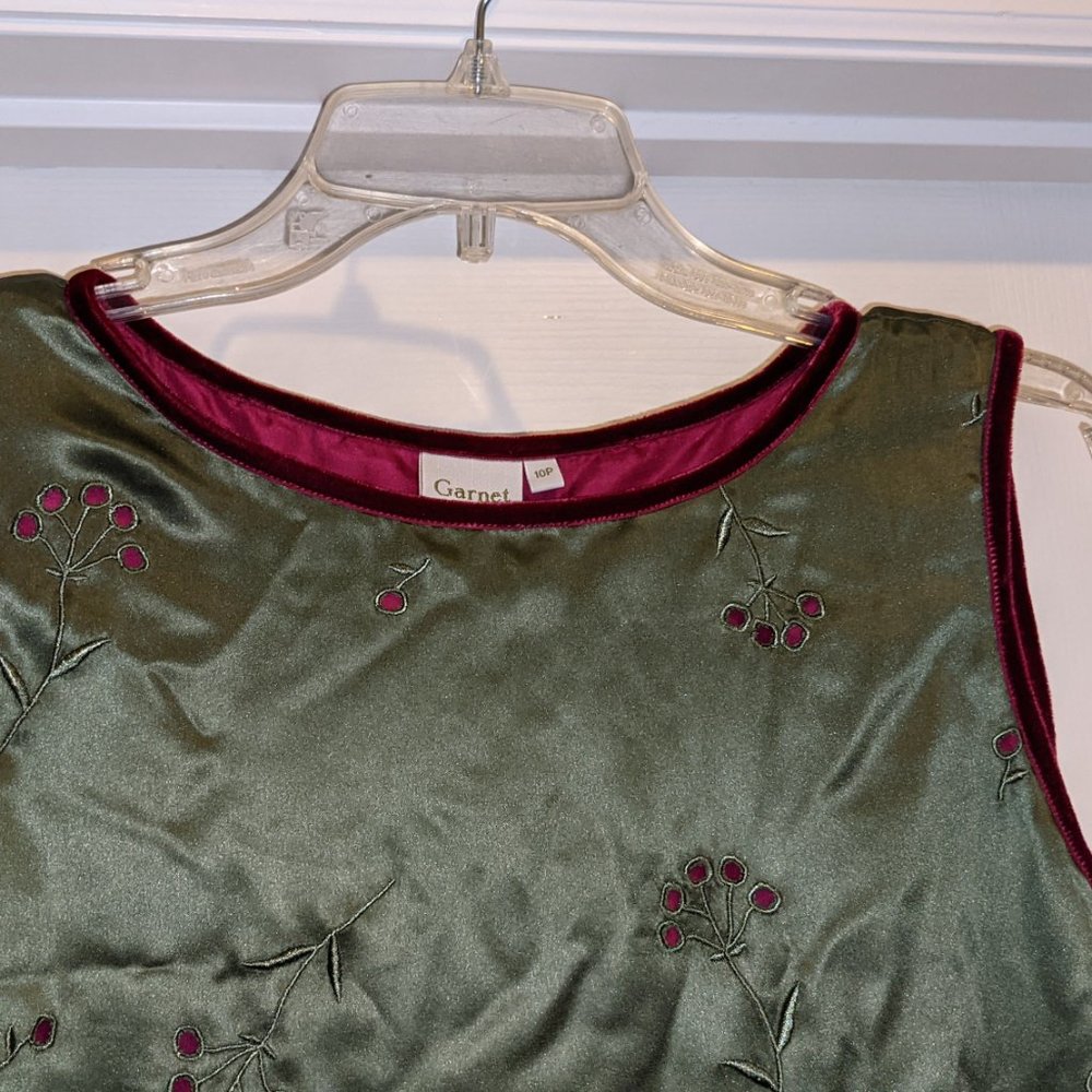 Garnet Hill Beautiful Green and Wine Silk Sheath Dress Size 10P - Picture 7 of 13